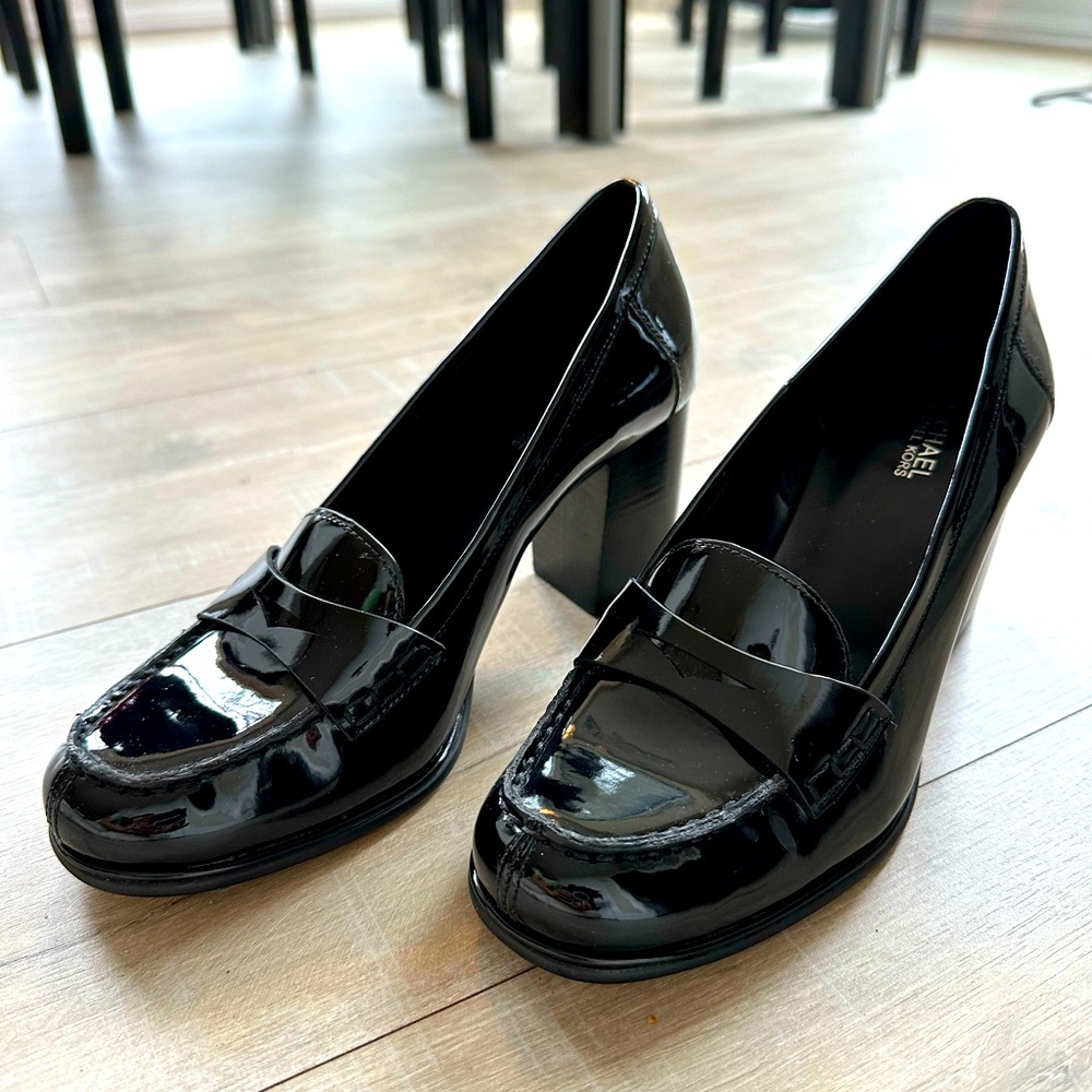 LIKE NEW - Michael Kors Oxford black patent block heels (retail $180)